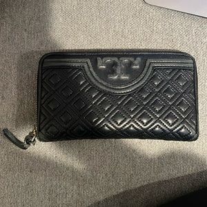 Tory Burch Black Leather Zip Wallet